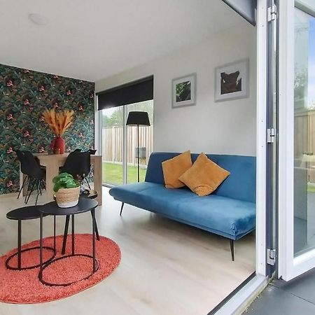 2 Bedroom Awesome Home In Heinkenszand Esterno foto