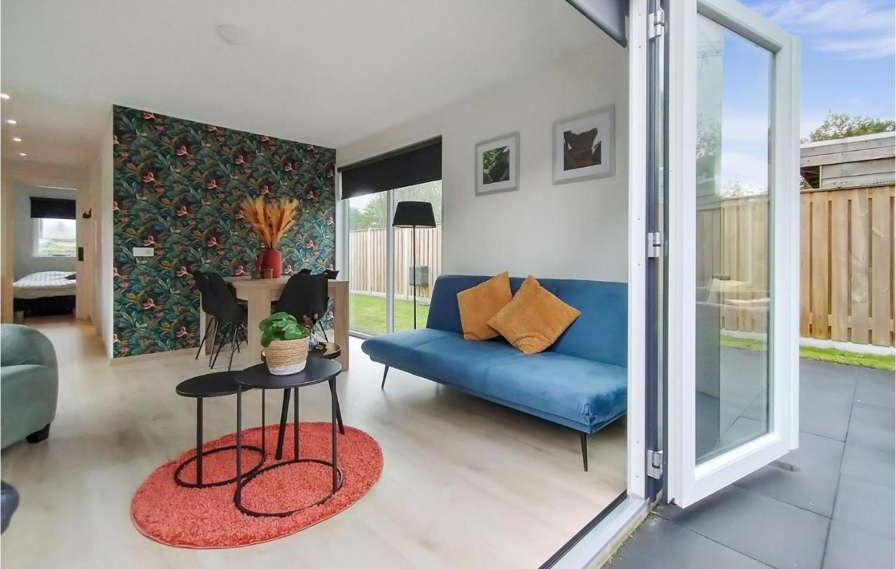 2 Bedroom Awesome Home In Heinkenszand Esterno foto