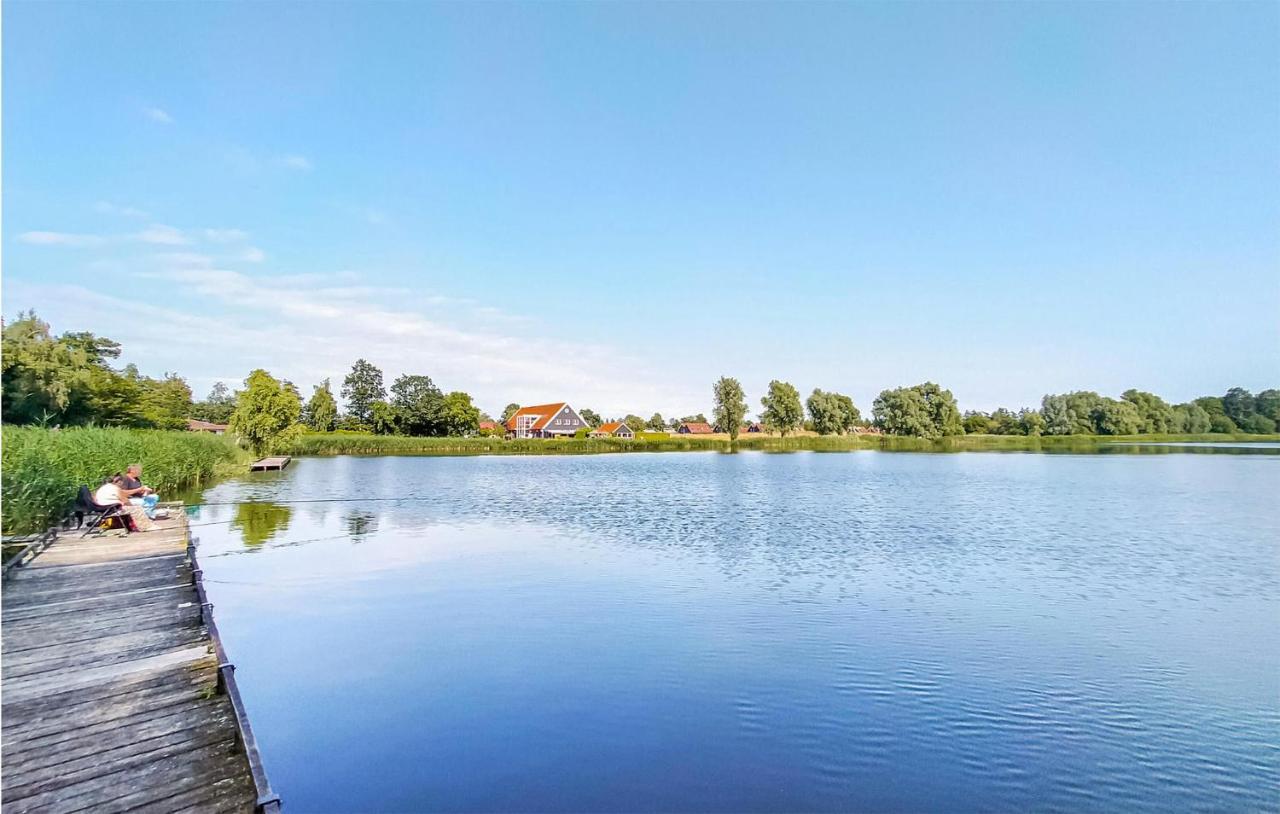 2 Bedroom Awesome Home In Heinkenszand Esterno foto