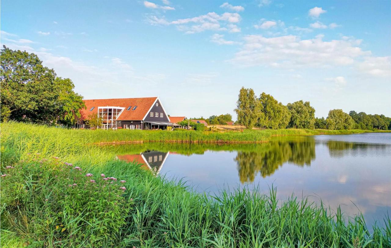 2 Bedroom Awesome Home In Heinkenszand Esterno foto